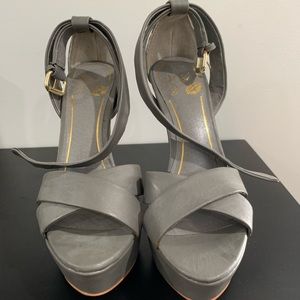 Colin Stuart Gray Heels